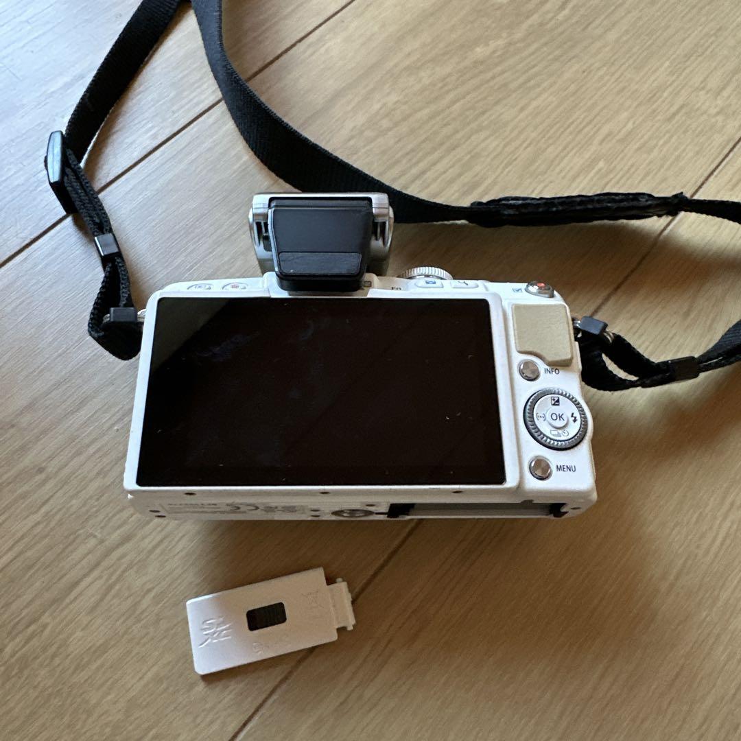 Olympus ホワイト　ミラーレス　PENLite E-PL5 ※ジャンク