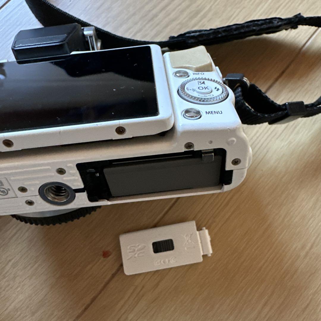 Olympus ホワイト　ミラーレス　PENLite E-PL5 ※ジャンク