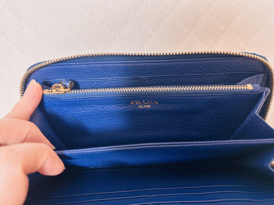 toshibohさま専用出品 PRADA 金ロゴ 本革 レザー シボ革 ブルー