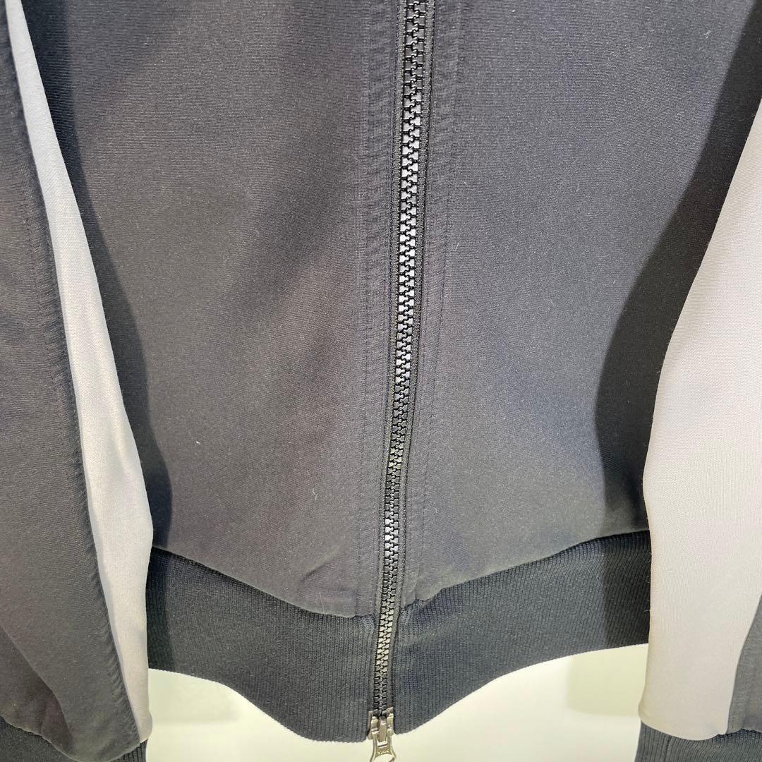 トラックジャケット