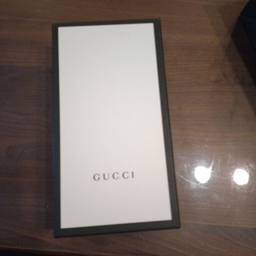 Gucci グレー レザー 長財布 GGロゴ付き