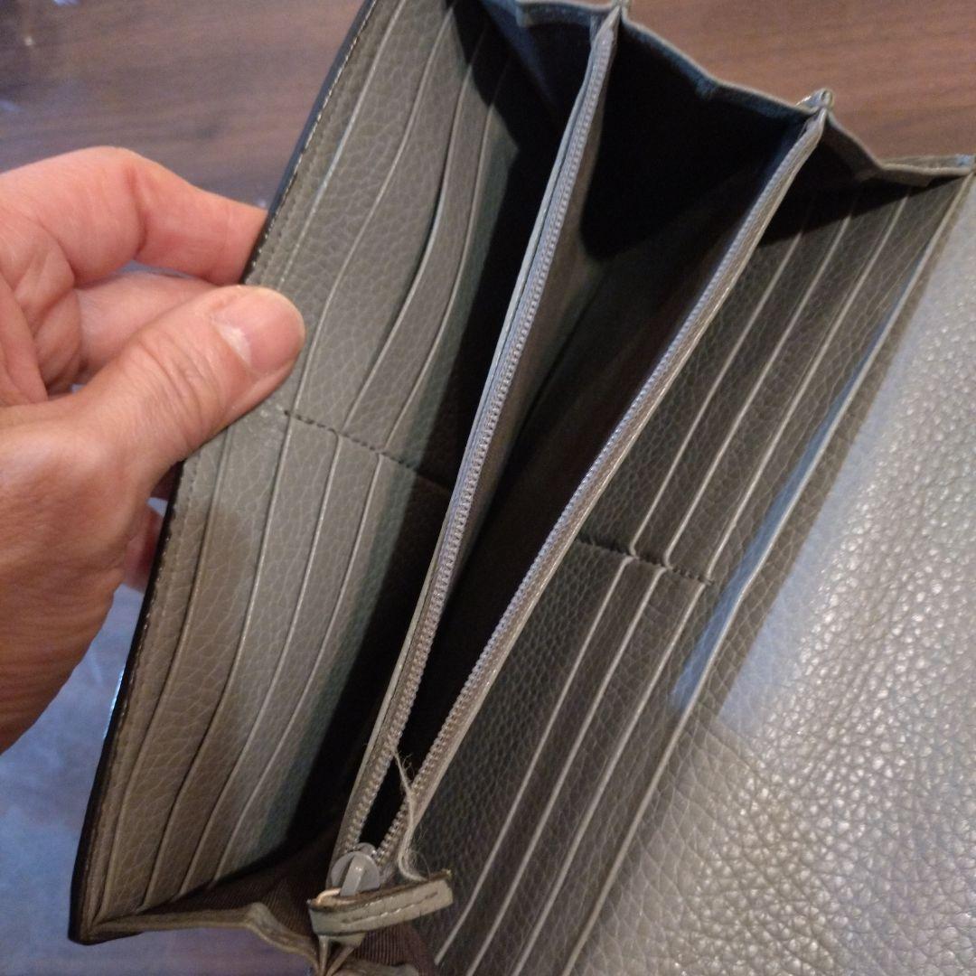 Gucci グレー レザー 長財布 GGロゴ付き