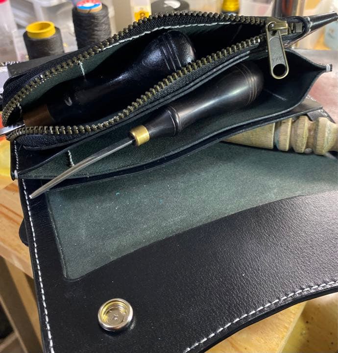 本物カウレザー ハンドメイド ブラックu0026パイソン ロングウォレット