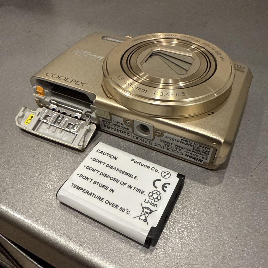 美品 Nikon COOLPIX S7000 GOLD コンデジ