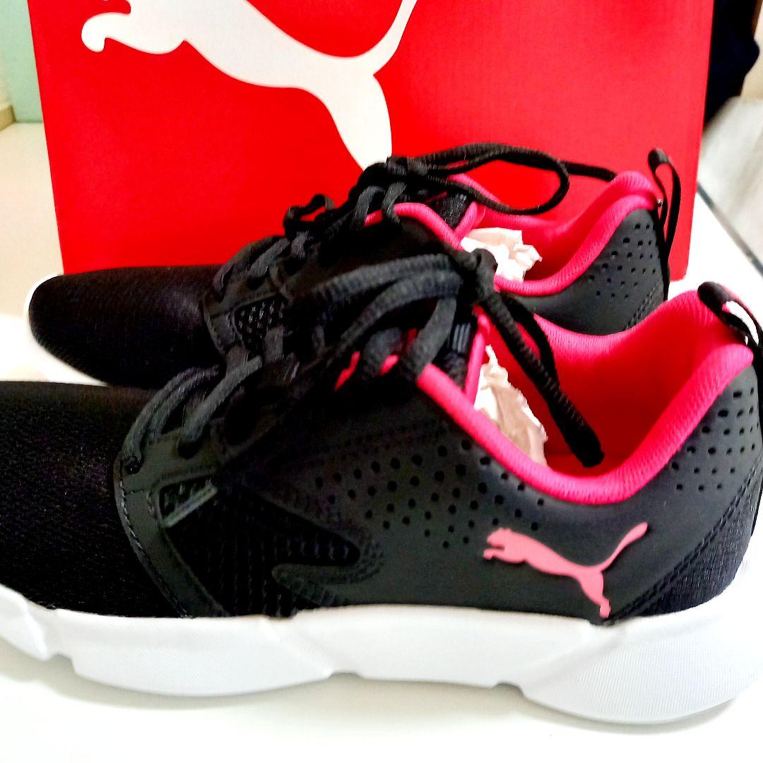 PUMAレディーススニーカー