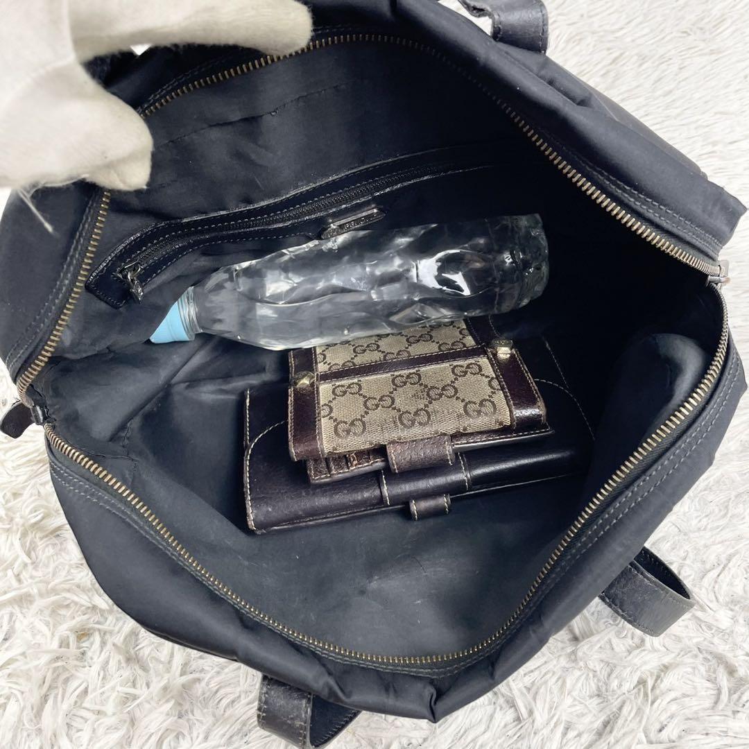 美品 フェンディ ナイロン ハンドバッグ FFロゴ エンボス ファスナー 黒
