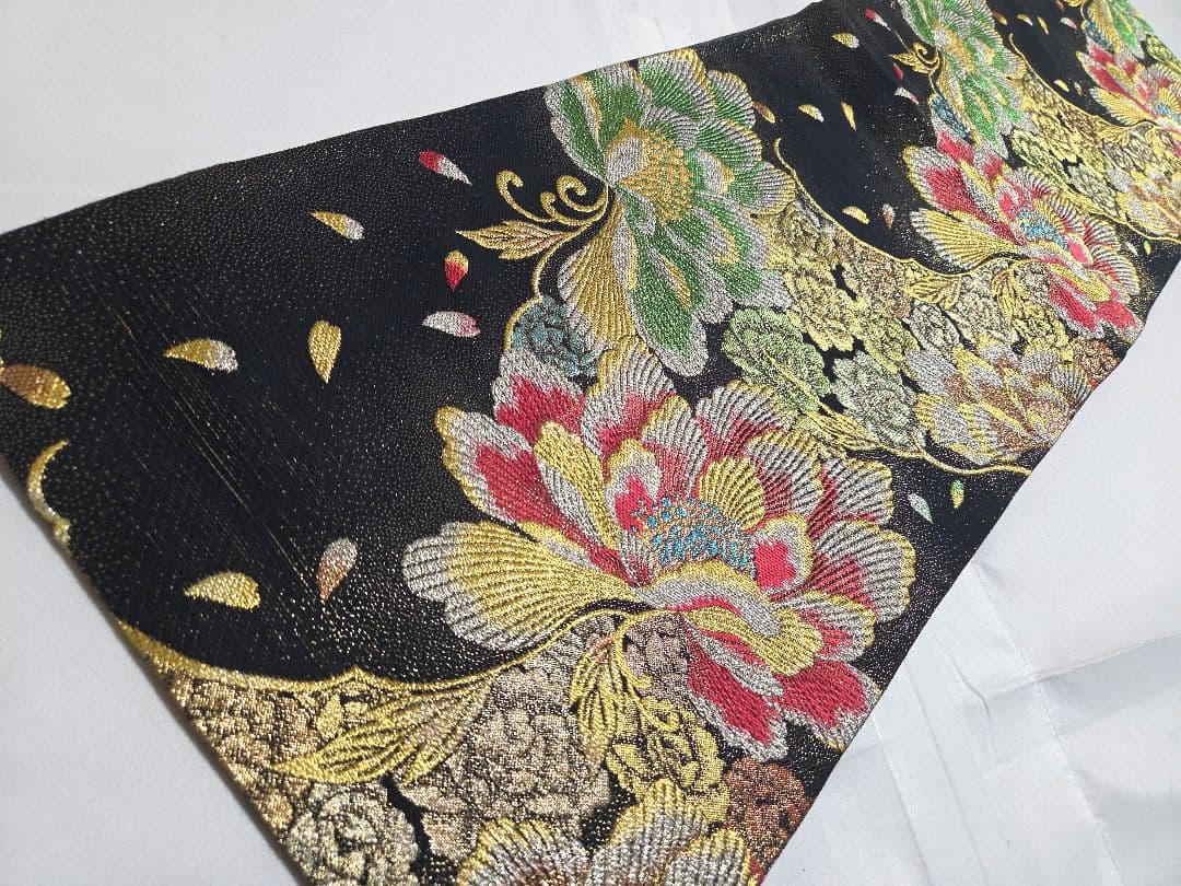 E 唐草唐花模様 金通し 黒 薔薇 ラメ 六通 正絹 振袖用 フォーマルな袋帯 E 唐草唐花模様 金通し 黒 薔薇 ラメ 六通 正絹 振袖用 フォーマルな袋帯