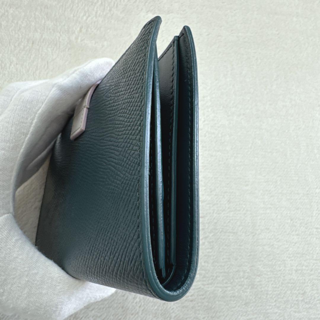 2つ折り財布 ミディアムストラップウォレット