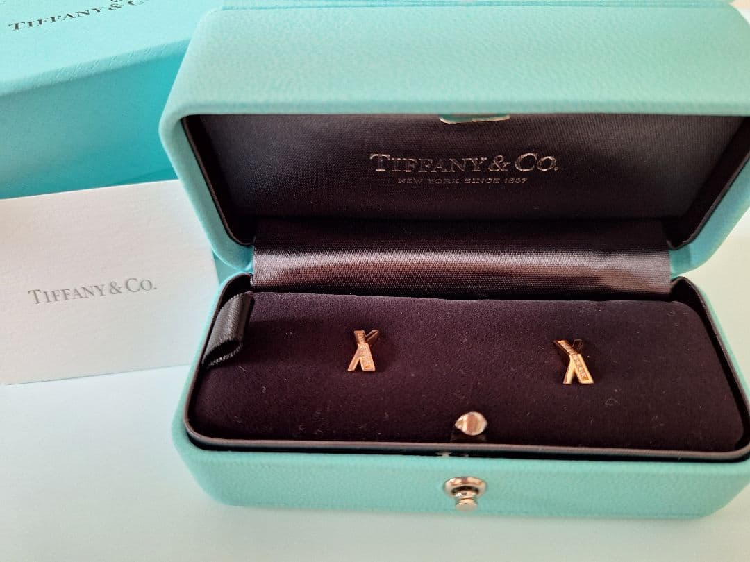 新品同様 TIFFANY アトラス ダイヤ ピアス 新品同様 TIFFANY アトラス ダイヤ ピアス