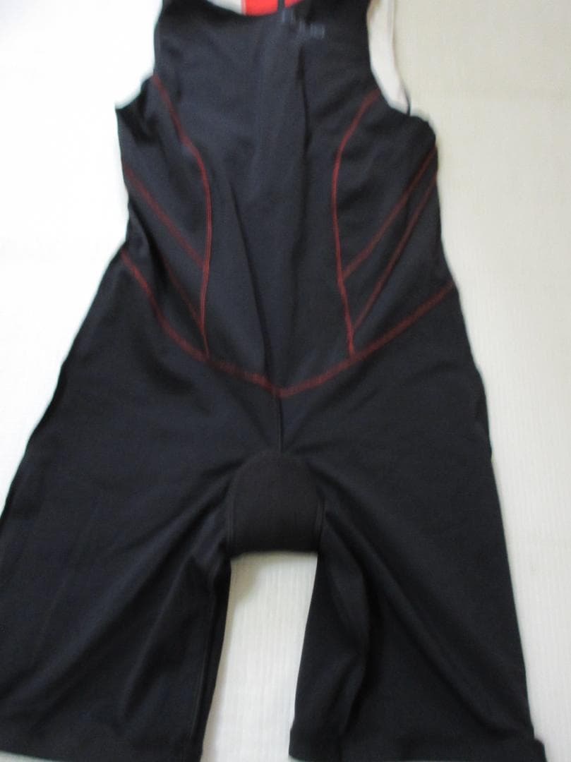 O33 HUUBトライスーツ黒 ESSENTIAL TRIATHLON BRIGHTFACE_UK