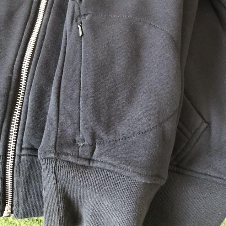 ナイキエスビー　NIKESB リバーシブルパーカー