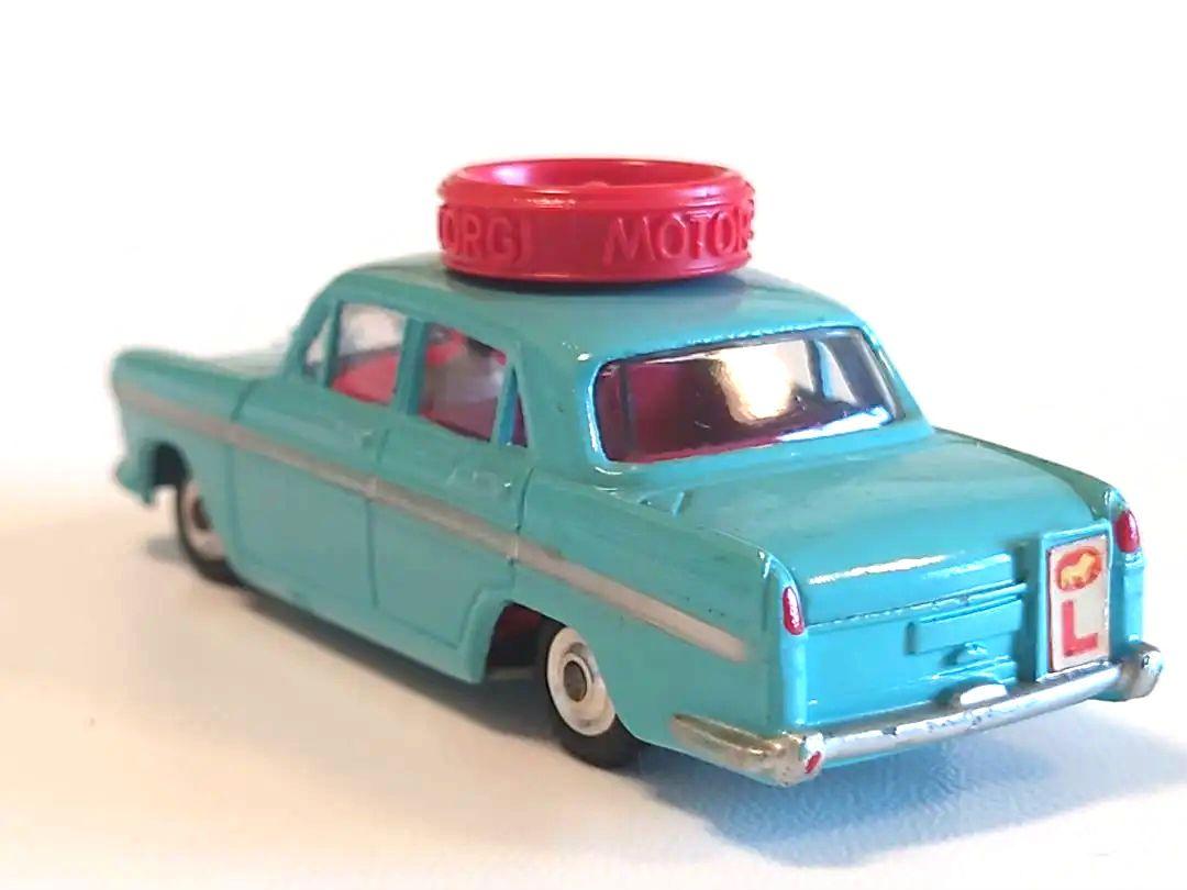 ミニカー CORGI No.255 AUSTIN A60 MOTOR SCHOOL
