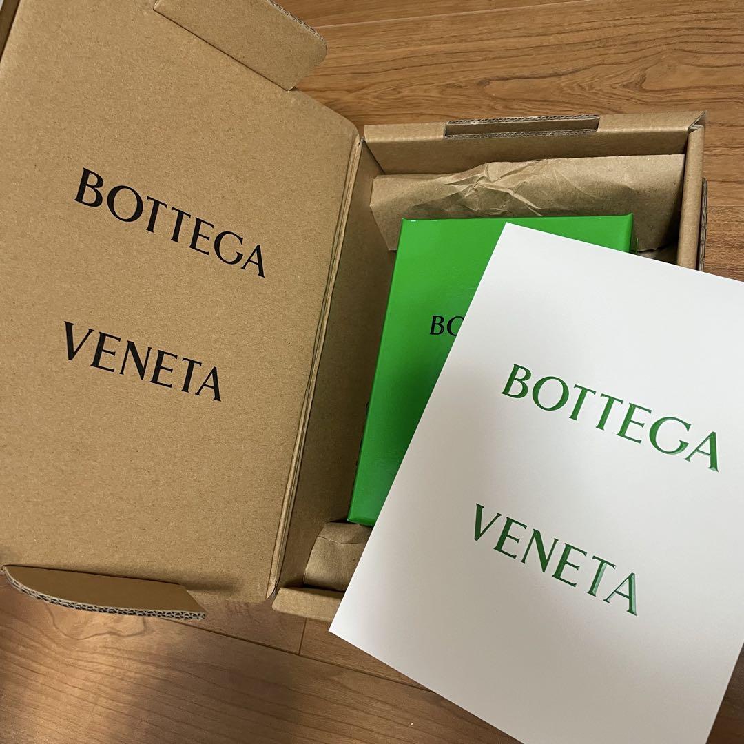 新品　BOTTEGA VENETA 二つ折り財布　コインケース付き ブラック