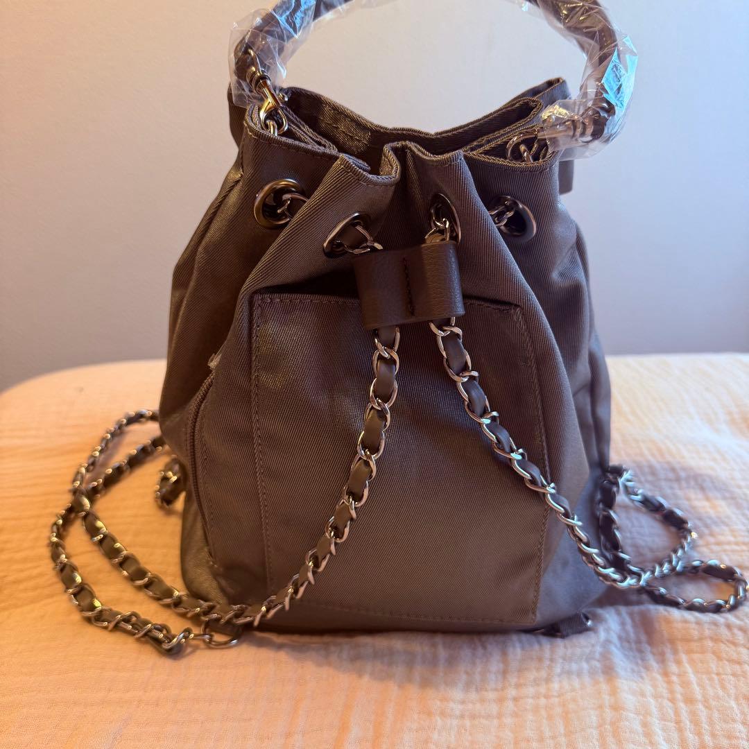 セルフォード チェーンショルダーフリルサック グレー セルフォード チェーンショルダーフリルサック グレー