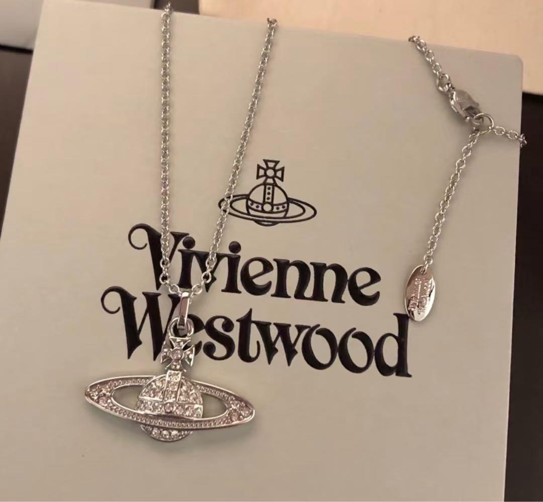 Vivienne Westwood 土星モチーフ ネックレス