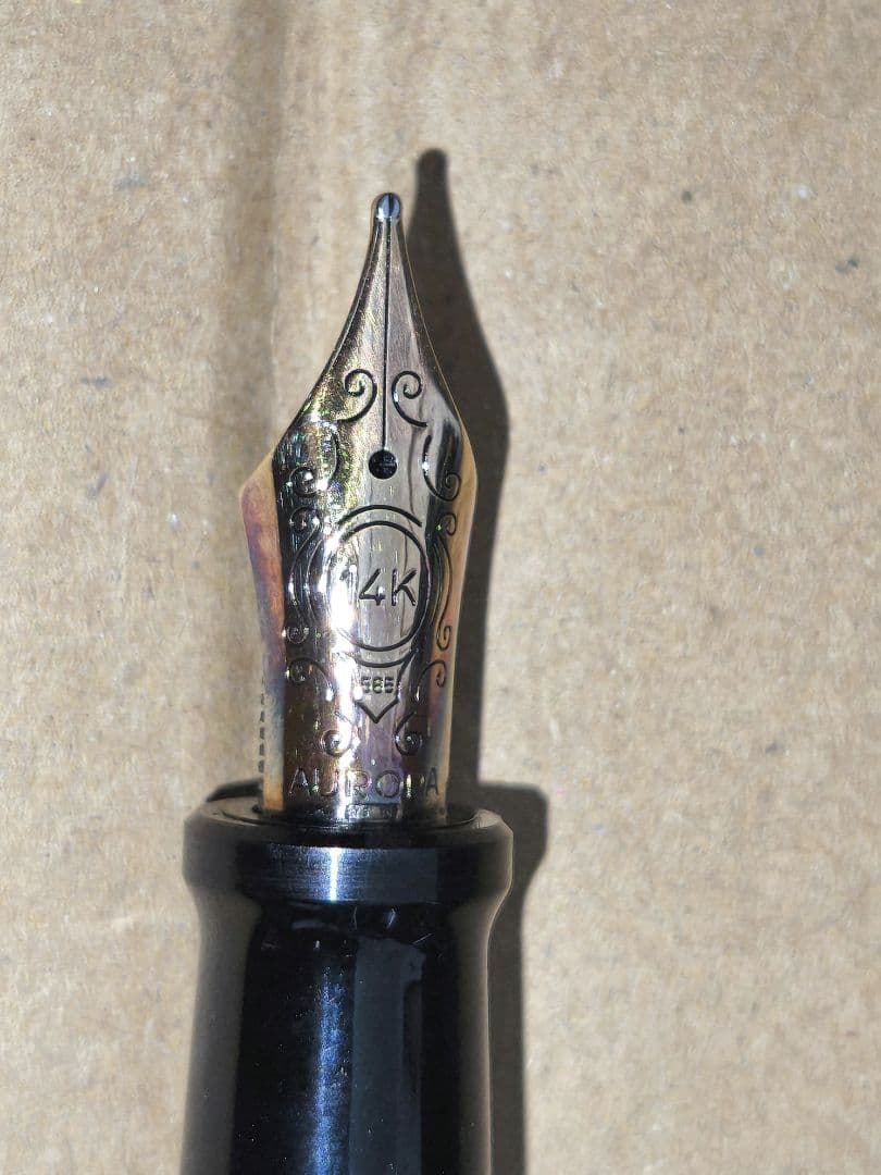 アウロラ　オプティマ　万年筆　ペン先14K　グリーン 【中古】 アウロラ オプティマ 万年筆 ペン先14K グリーン 【中古】