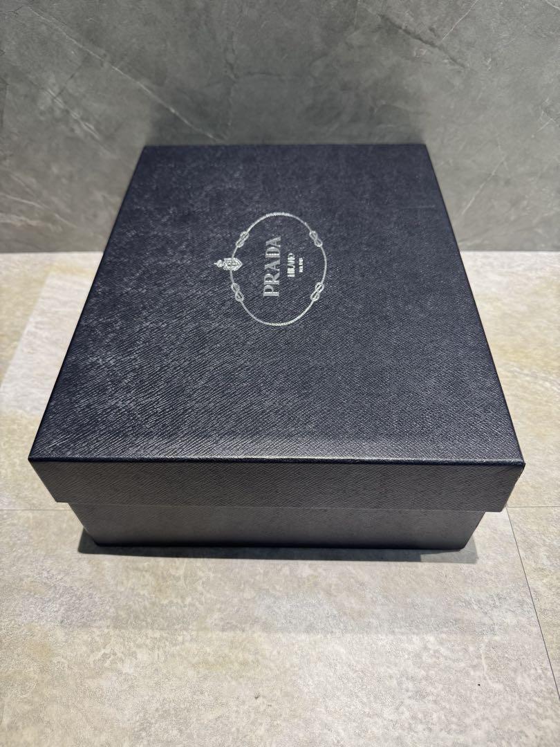 ★ PRADA