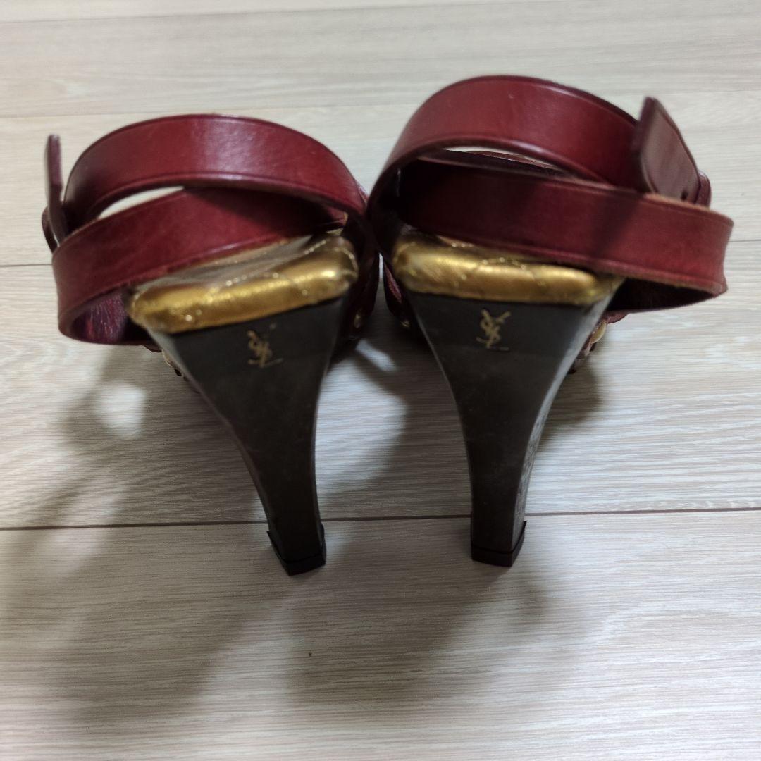 赤 ストラップサンダル