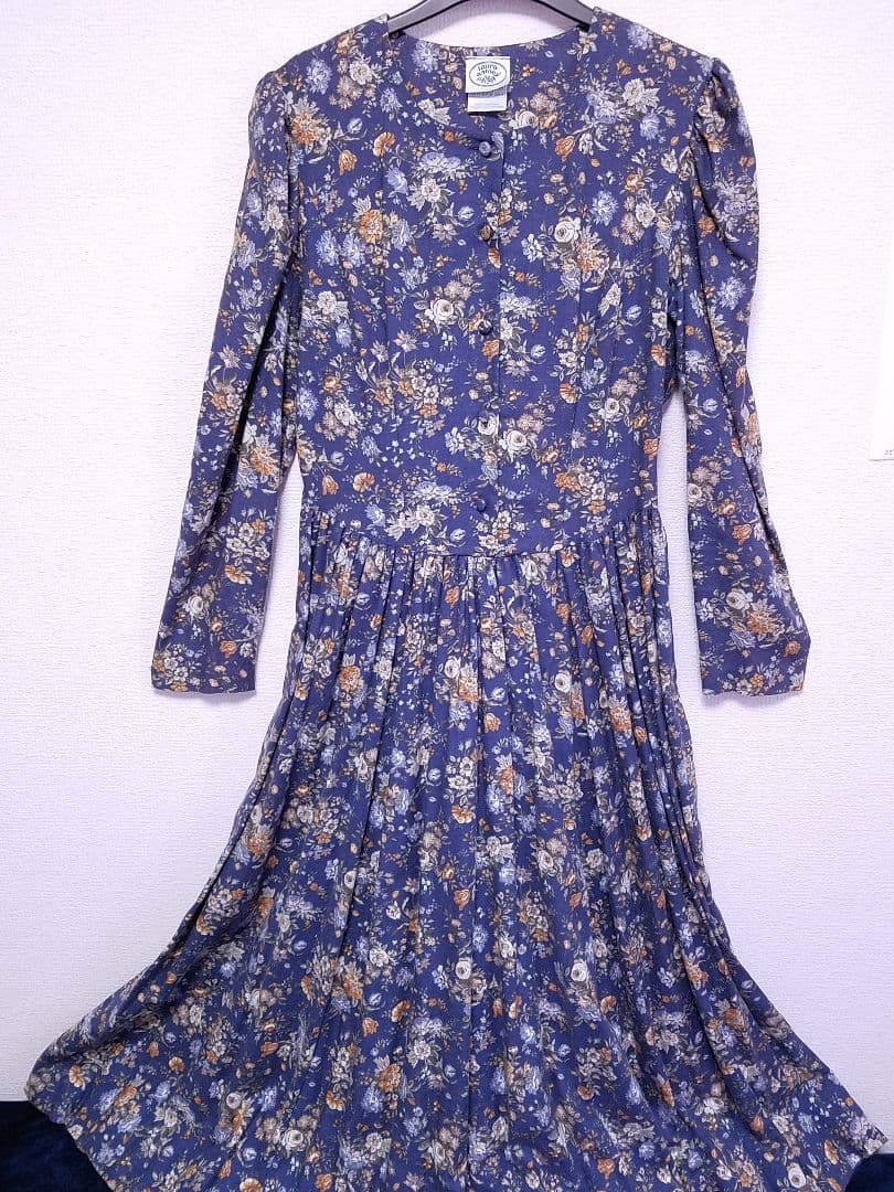 メルカリ ローラアシュレイ ヴィンテージ花柄ロングワンピースuk12 ローラアシュレイ 3 500 中古や未使用のフリマ