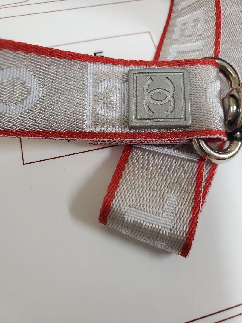 CHANEL シャネル キーホルダー・キーリング グレー/レッド