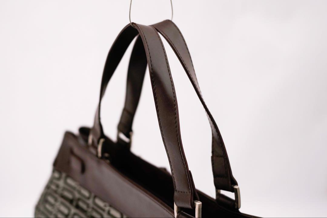 BALENCIAGA BB柄　トートバッグ ベルトデザイン BALENCIAGA BB柄 トートバッグ ベルトデザイン - メルカリ