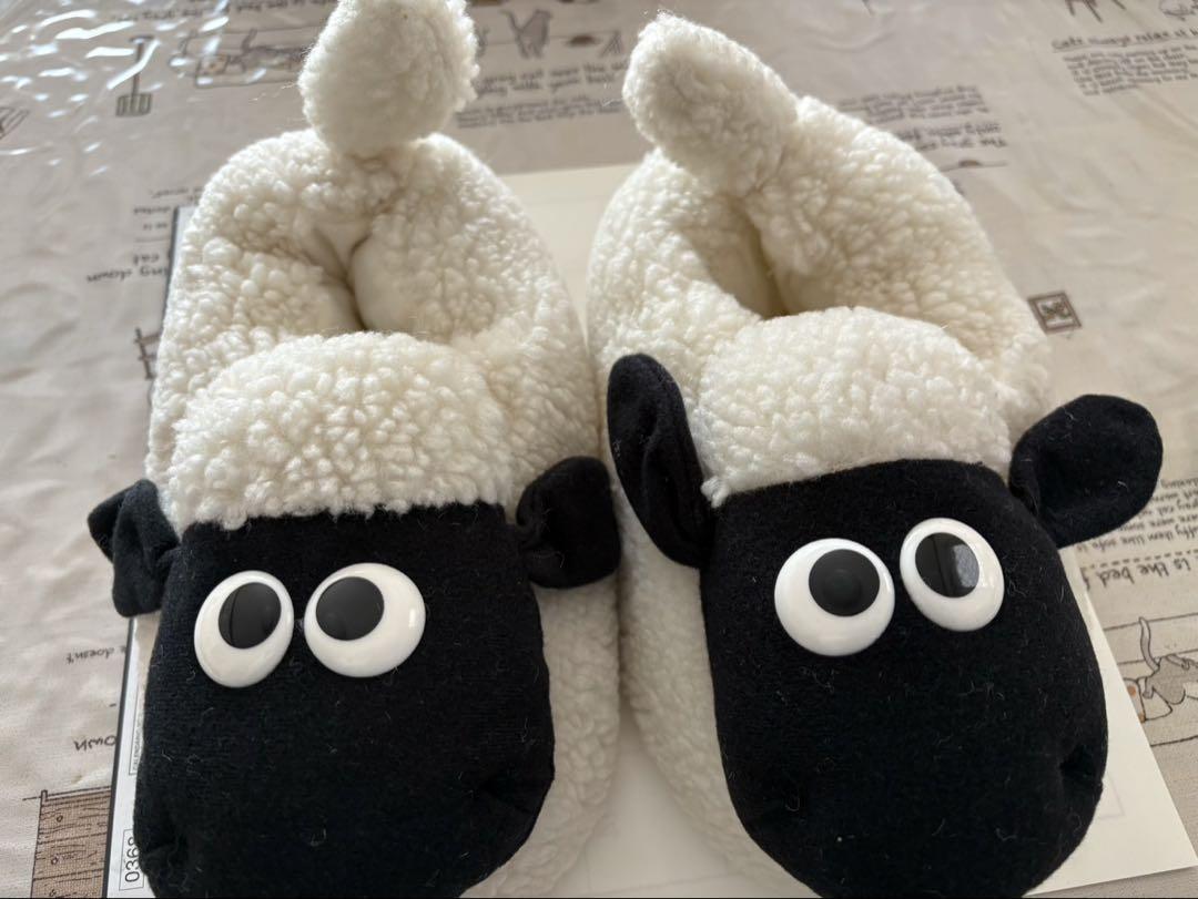 ひつじのショーン　ウォレスとグルミット　ルームシューズ&クッションブランケット