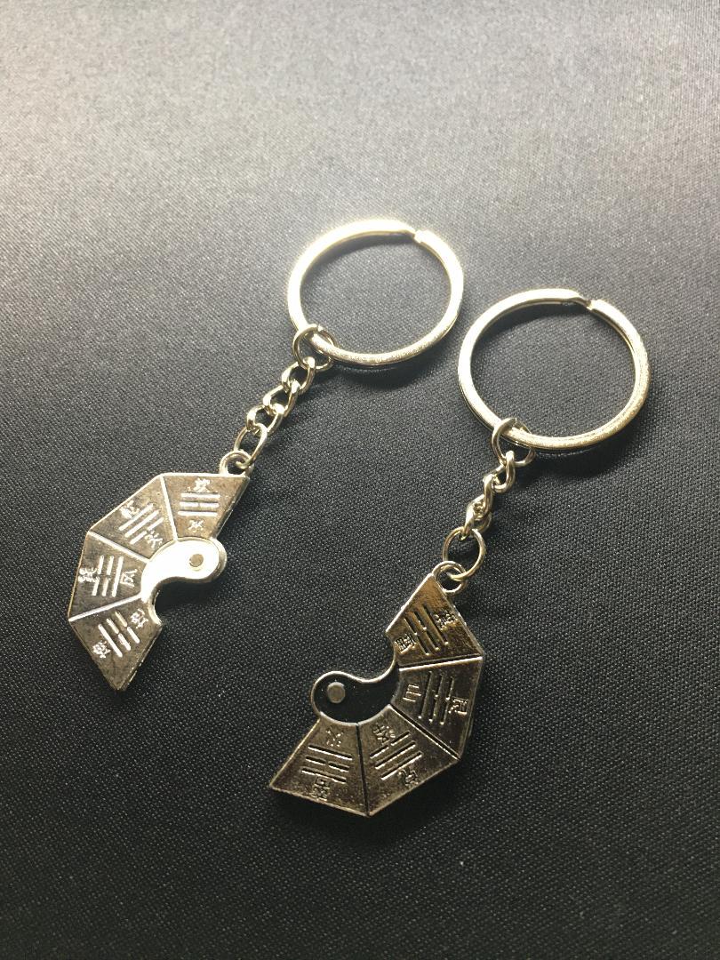 メルカリ 未使用品 太陰太極図 陰陽師 キーホルダー 2点セット まとめ売り 777 中古や未使用のフリマ