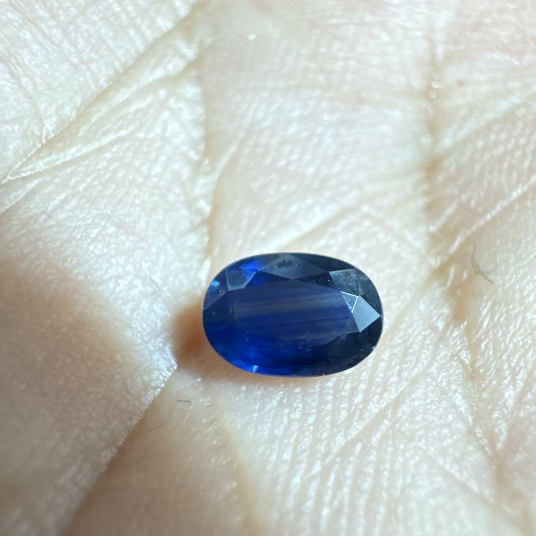 天然サファイア　ルース　0.690ct