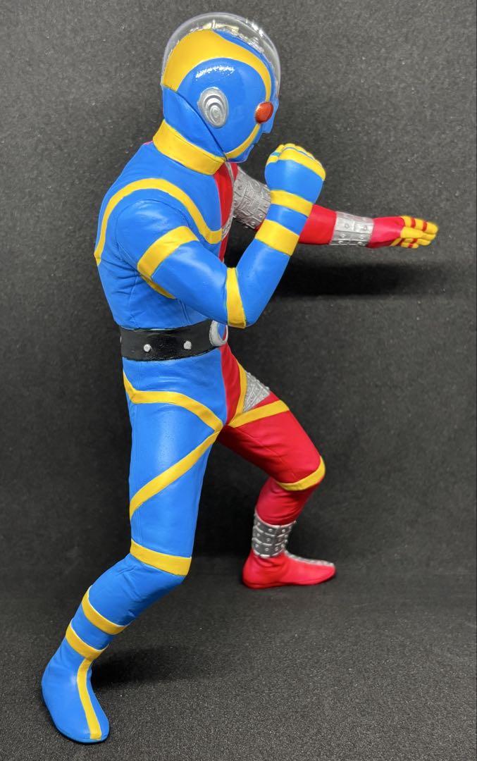 海洋堂1/8キカイダー組立塗装済み
