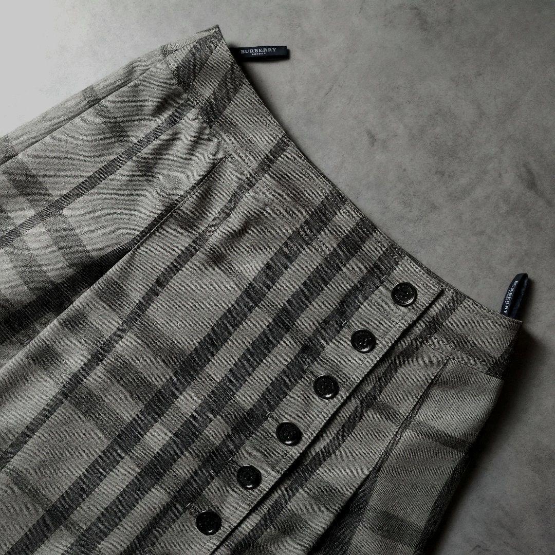 BURBERRY LONDON ラメ グレー ノバチェック スカート 40 BURBERRY LONDON ラメ グレー ノバチェック スカート 40 スカート