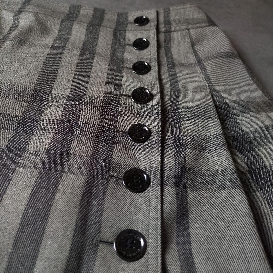 BURBERRY LONDON ラメ グレー ノバチェック スカート 40 BURBERRY LONDON ラメ グレー ノバチェック スカート 40 スカート