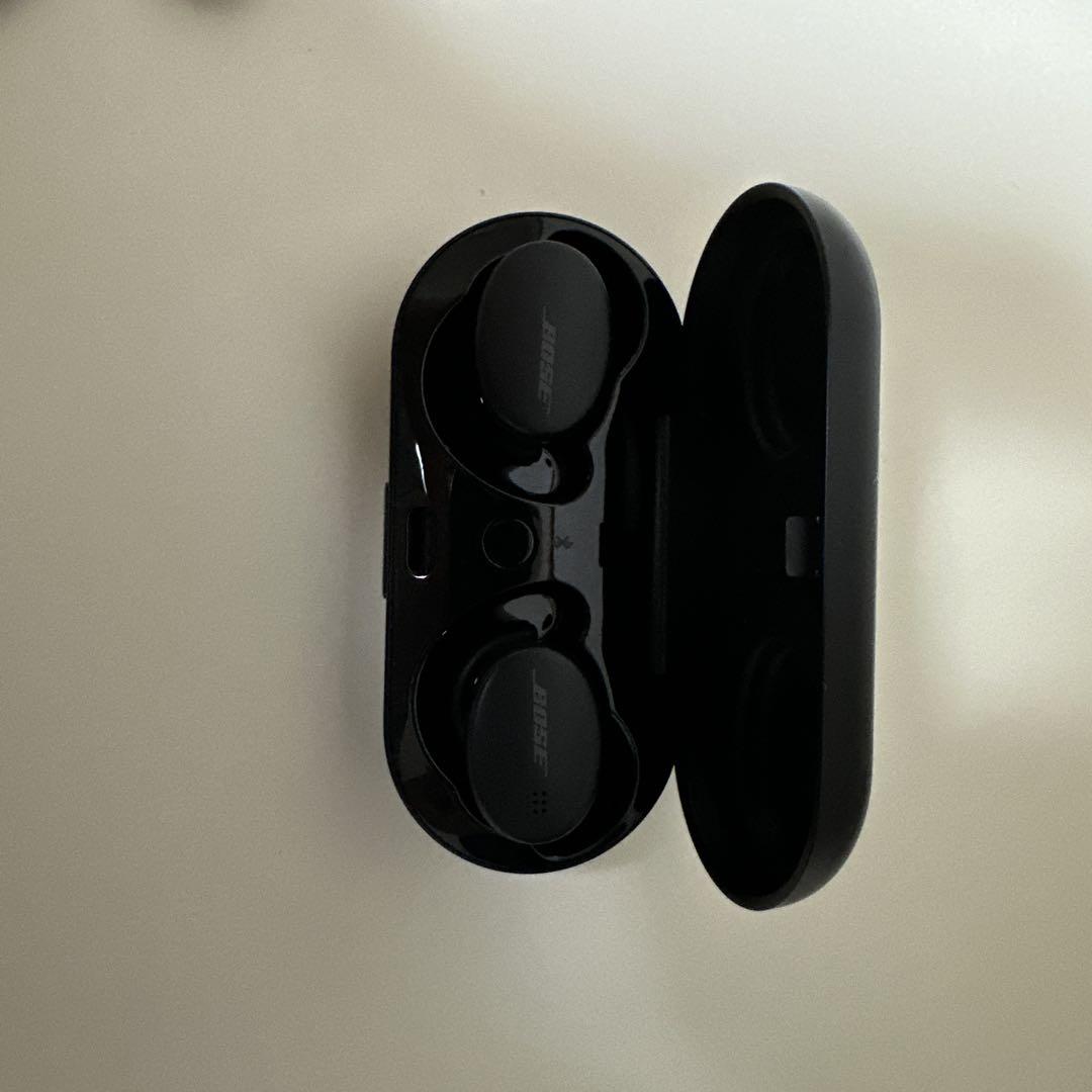 Bose ワイヤレスイヤホン 充電ケース付き イヤホン