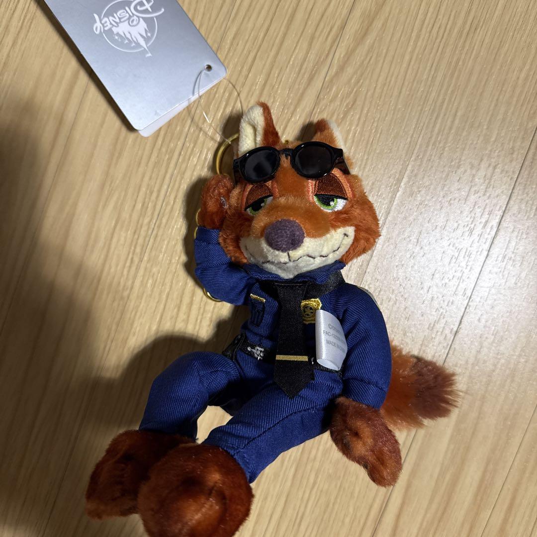 ズートピア ニック・ワイルド 警官服 ぬいぐるみ 上海ディズニー S2 10～15営業日発送 ディズニー ズートピア ニック 警官服