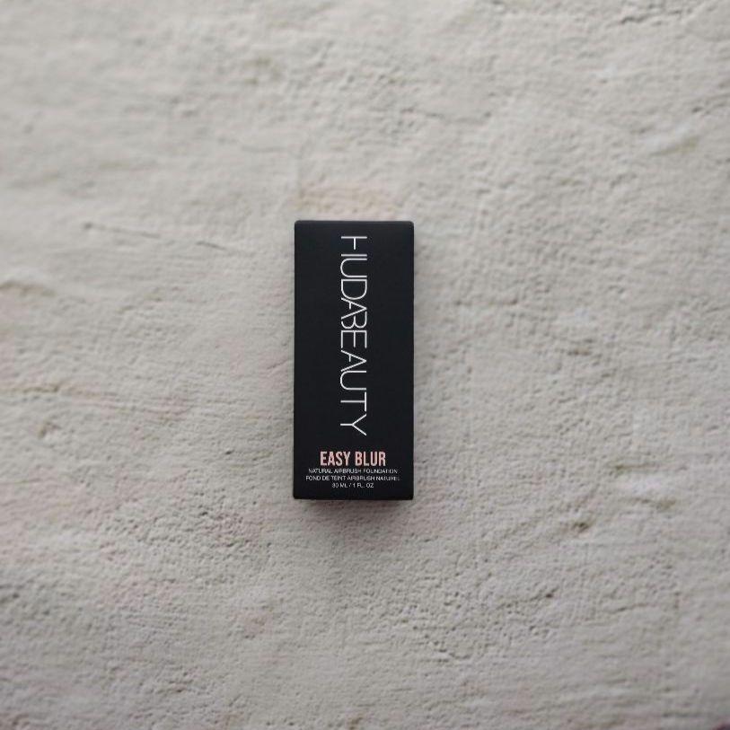 新品● Huda Beauty Easy Blur 310g 30ml ファンデ