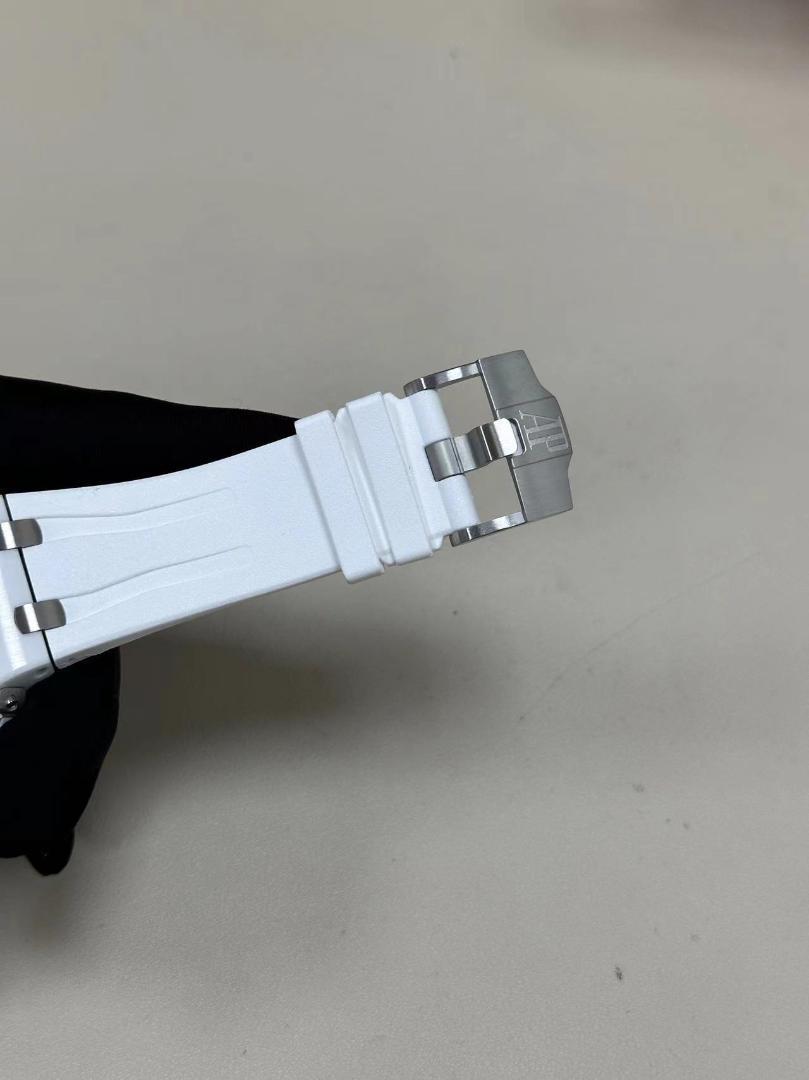 PIGUET 44mm時計ですn