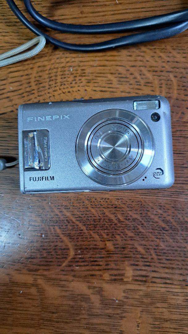 Fujifilm FinePix F31fd デジタルカメラ