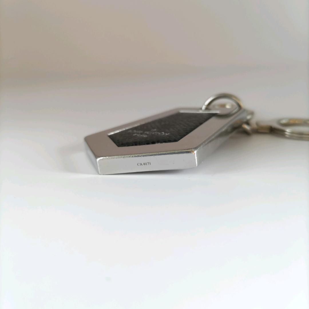 鑑定済・美品ルイヴィトン タイガ ポルトクレクローシェ キーリング M66351