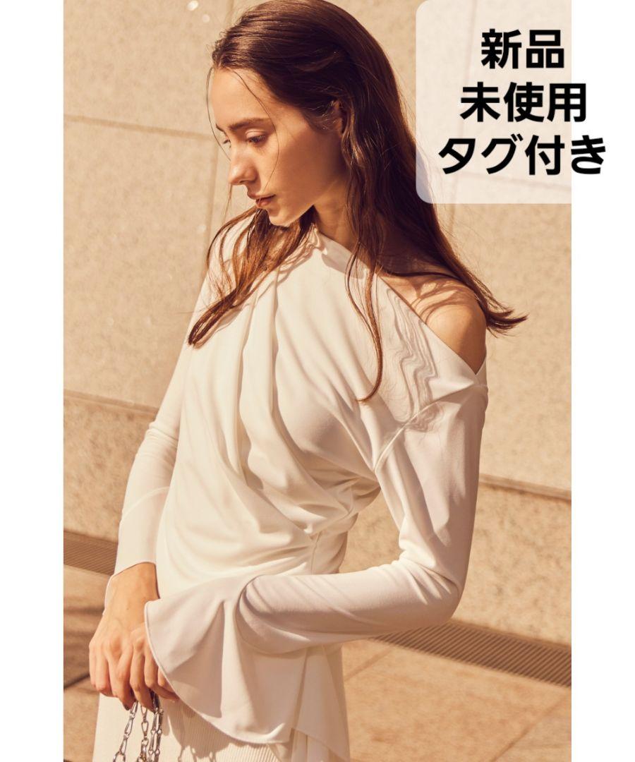 新品未使用タグ付き　Aimeine ドレープネックカフススリーブブラウス　オフ