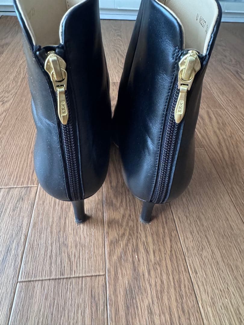 DIANA ショートブーツ スムース 牛革 黒 23.0 DIANA ショートブーツ スムース 牛革 黒 23.0