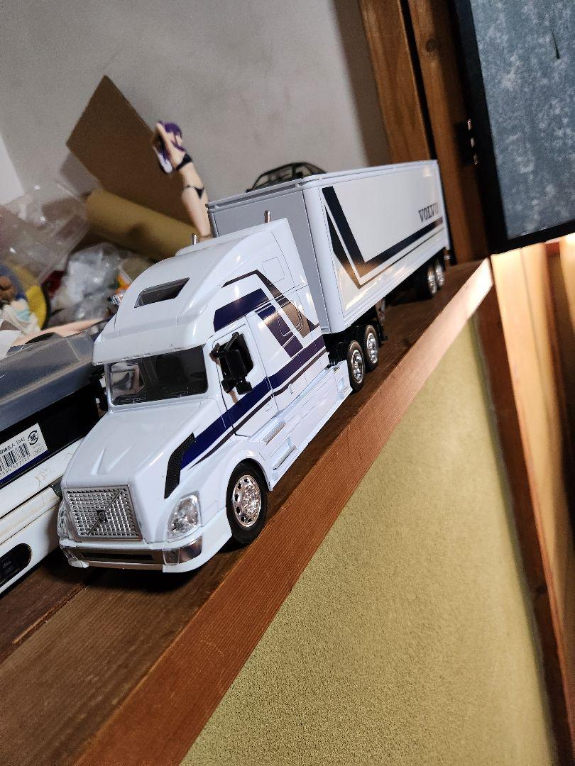 ボルボ トレーラー 1/32
