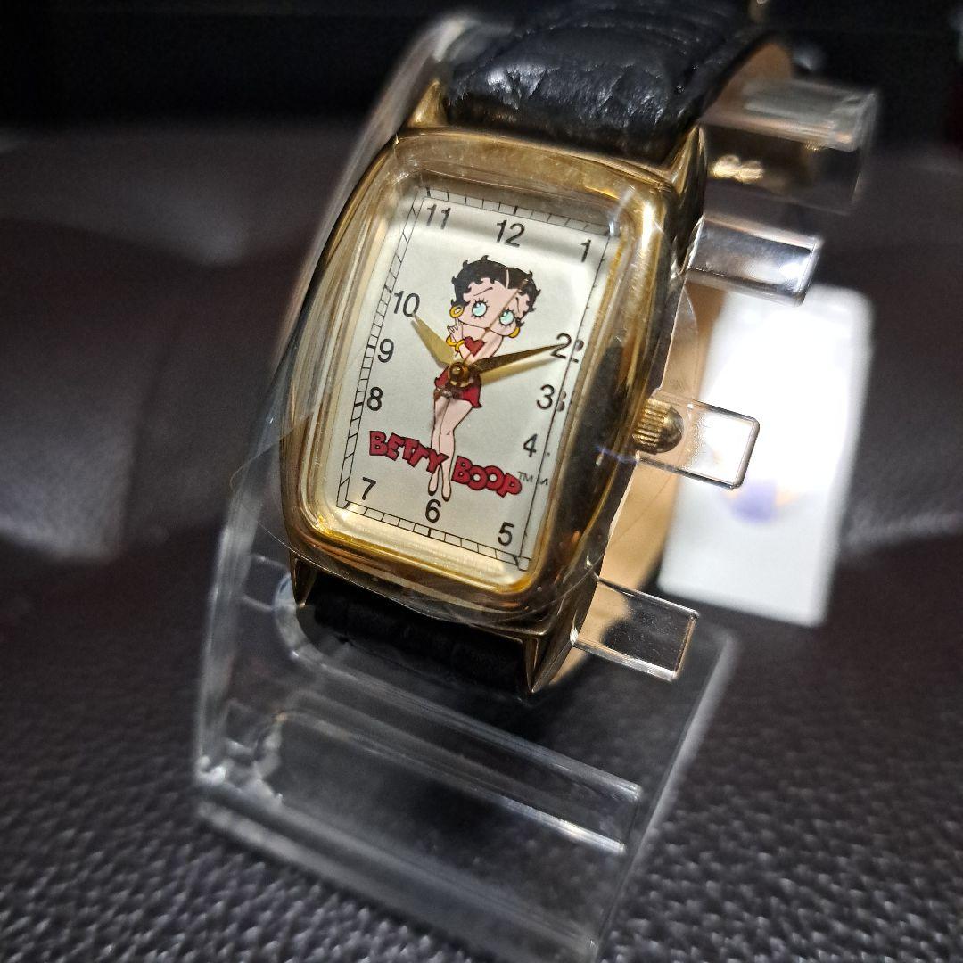 稼働中。タグ付き❗FOSSIL BETTY BOOP ベティちゃん 腕時計 限定