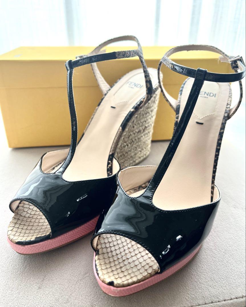 フェンディ FENDI エナメル　ブラック　サンダルパンプス　オープントゥ FENDI(フェンディ) オープントゥウェッジソールサンダル