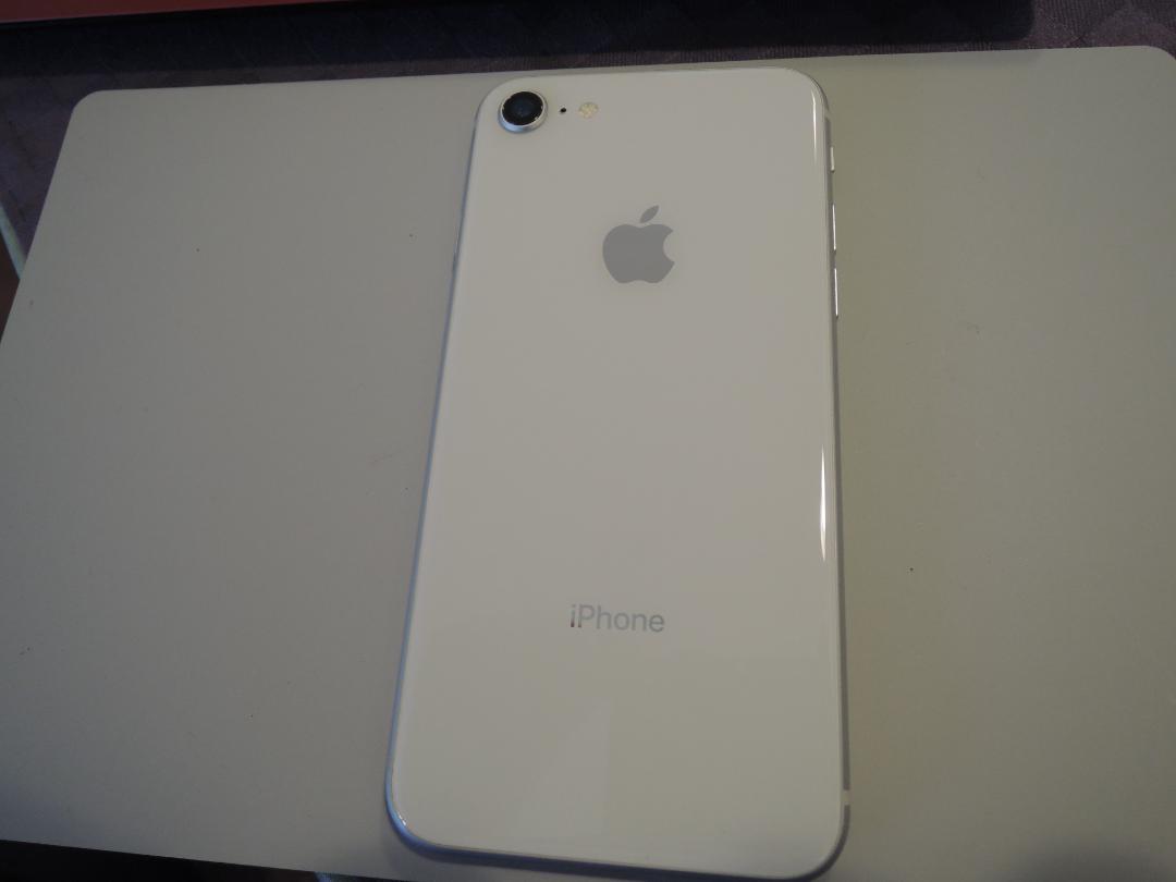 iPHONE 8 64GB Silver バッテリー100％ 本体 - メルカリ
