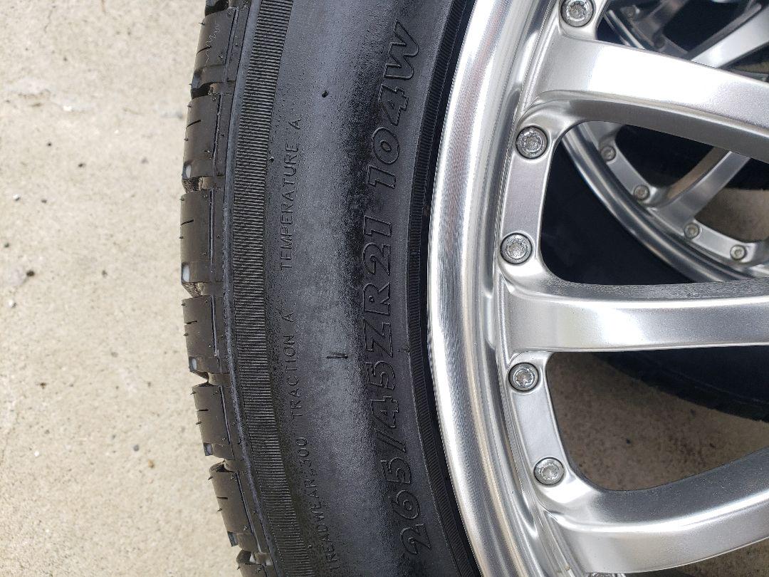 8　　　カールソン　21インチ　タイヤ付　バリ山　265/45R21