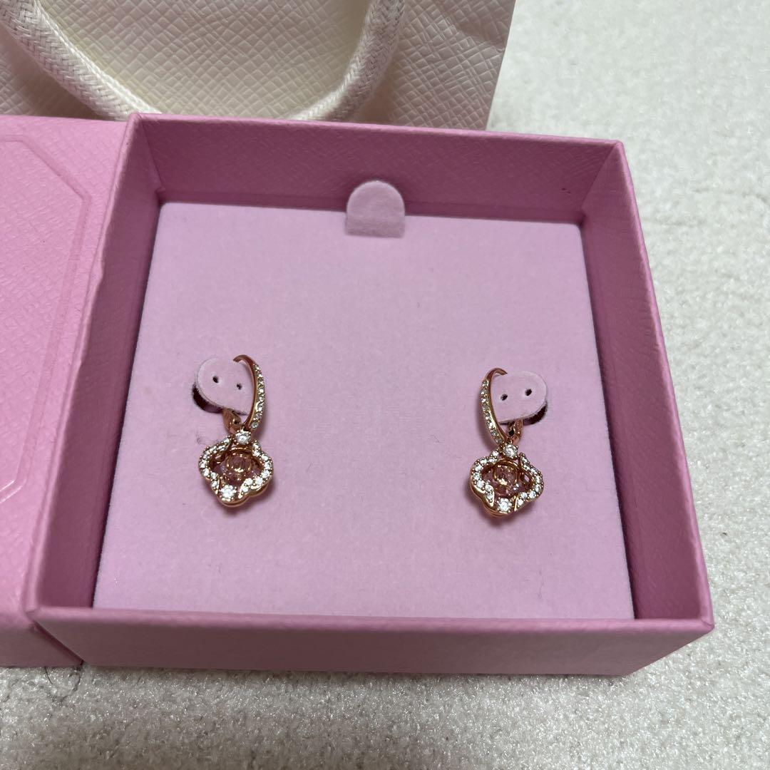 【24年9月購入】新品未使用 Swarovski ドロップピアス