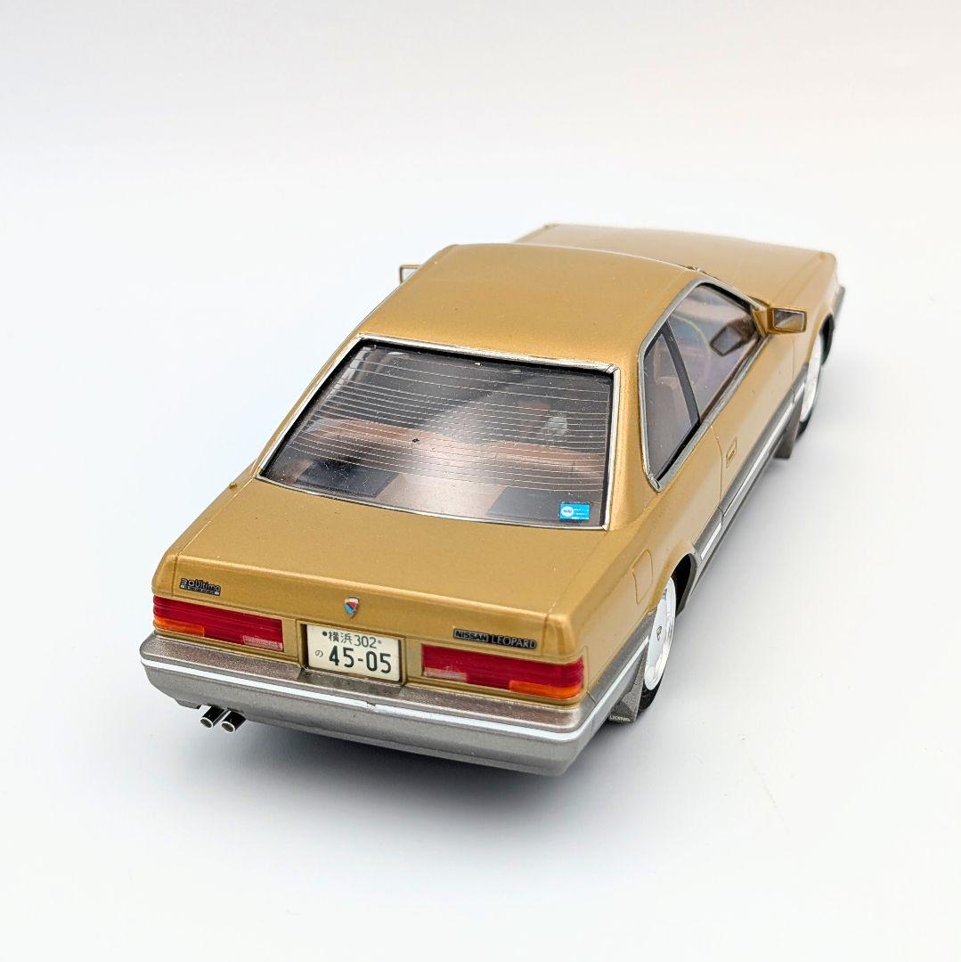 アオシマ 1/24 F31レパード 完成品 あぶない刑事　ゴールドツートン
