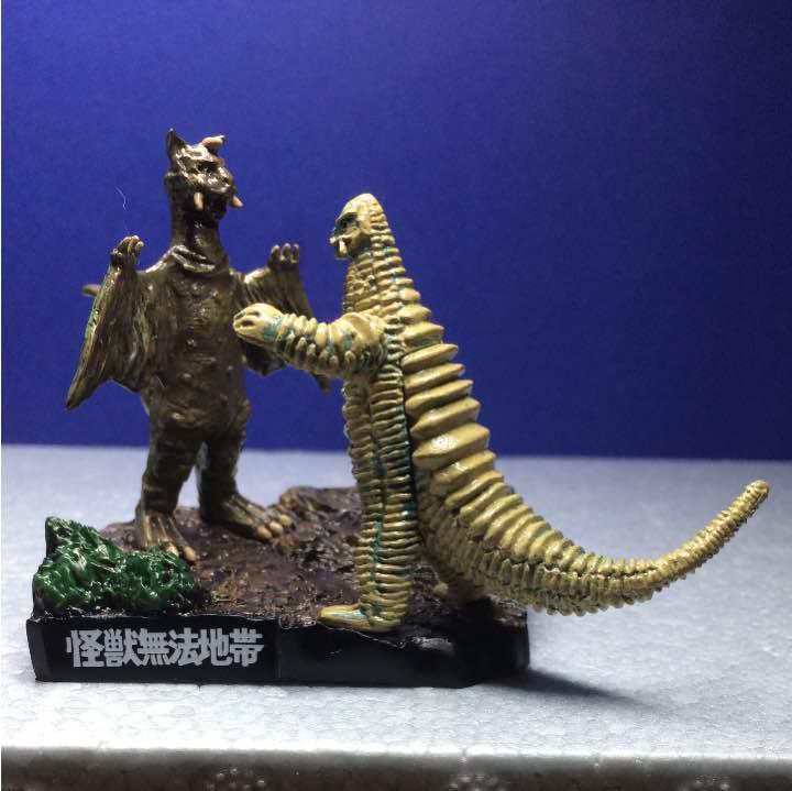 怪獣無法地帯(どくろ怪獣レッドキング 有翼怪獣チャンドラー