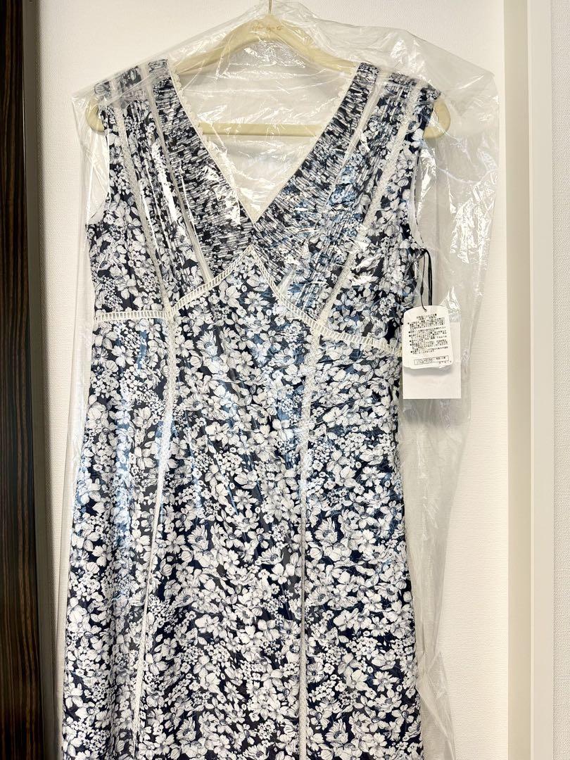 新品未使用Herlipto Lace Trimmed Floral Dress