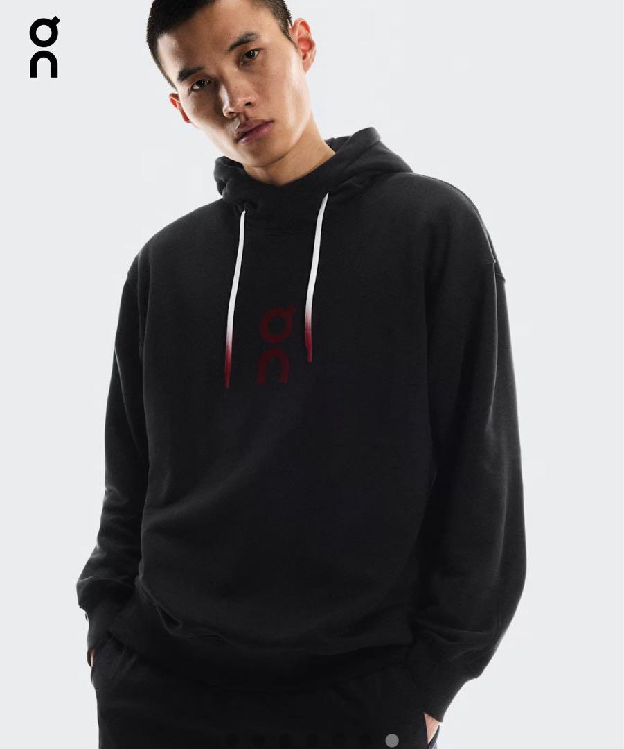 on Graphic Club Hoodie パーカー ブラック