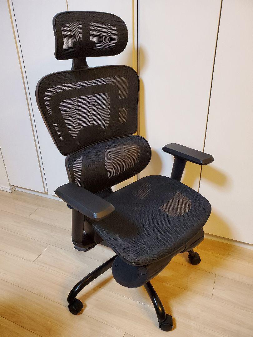 【美品】オフィスチェア オットマン内蔵型 全面メッシュ リクライニング 人間工学